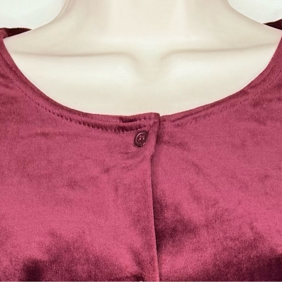 VTG Women’s Velvet Top Blouse L Red Black Button Down Embroidered Long Sleeves - Picture 2 of 11